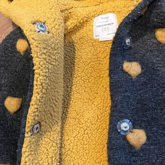 Zara Kids Cape - Picture 3 of 3